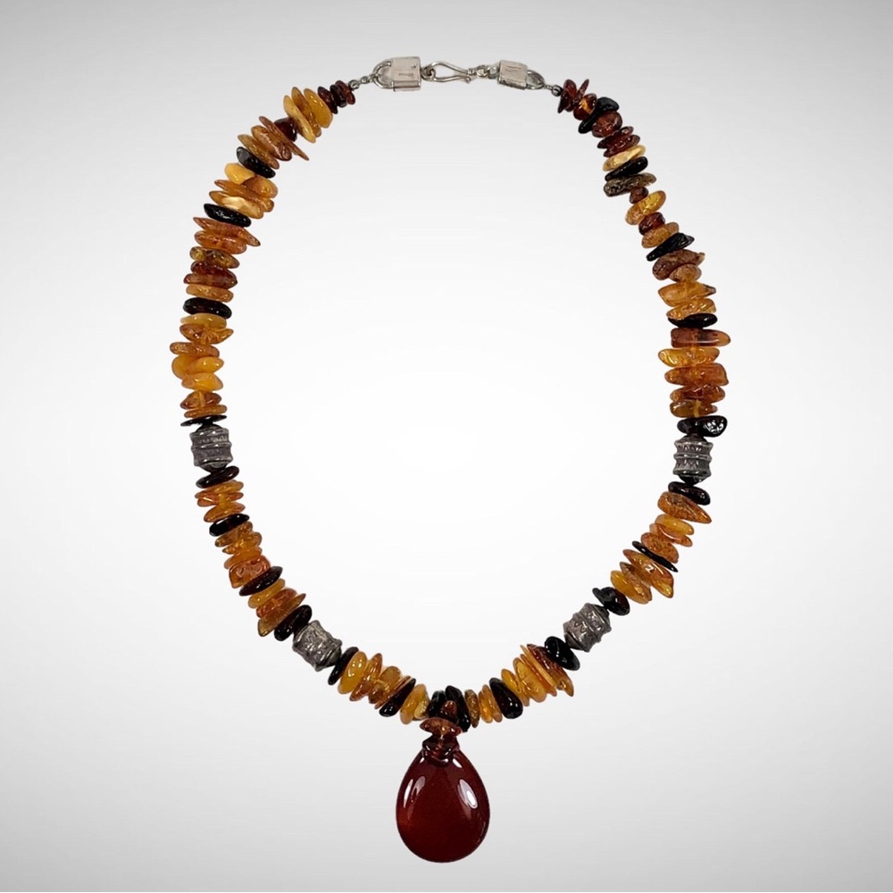 Jewelry Multi Color Natural Amber Chip Necklace w/Pendant & Silver Tone Beads!